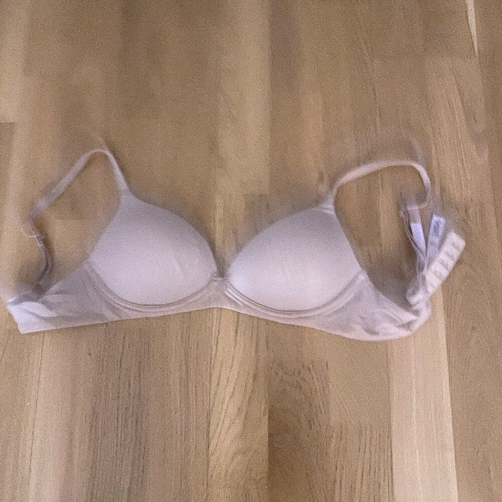 Vicroria Secret Body Beige Bra (NEW)